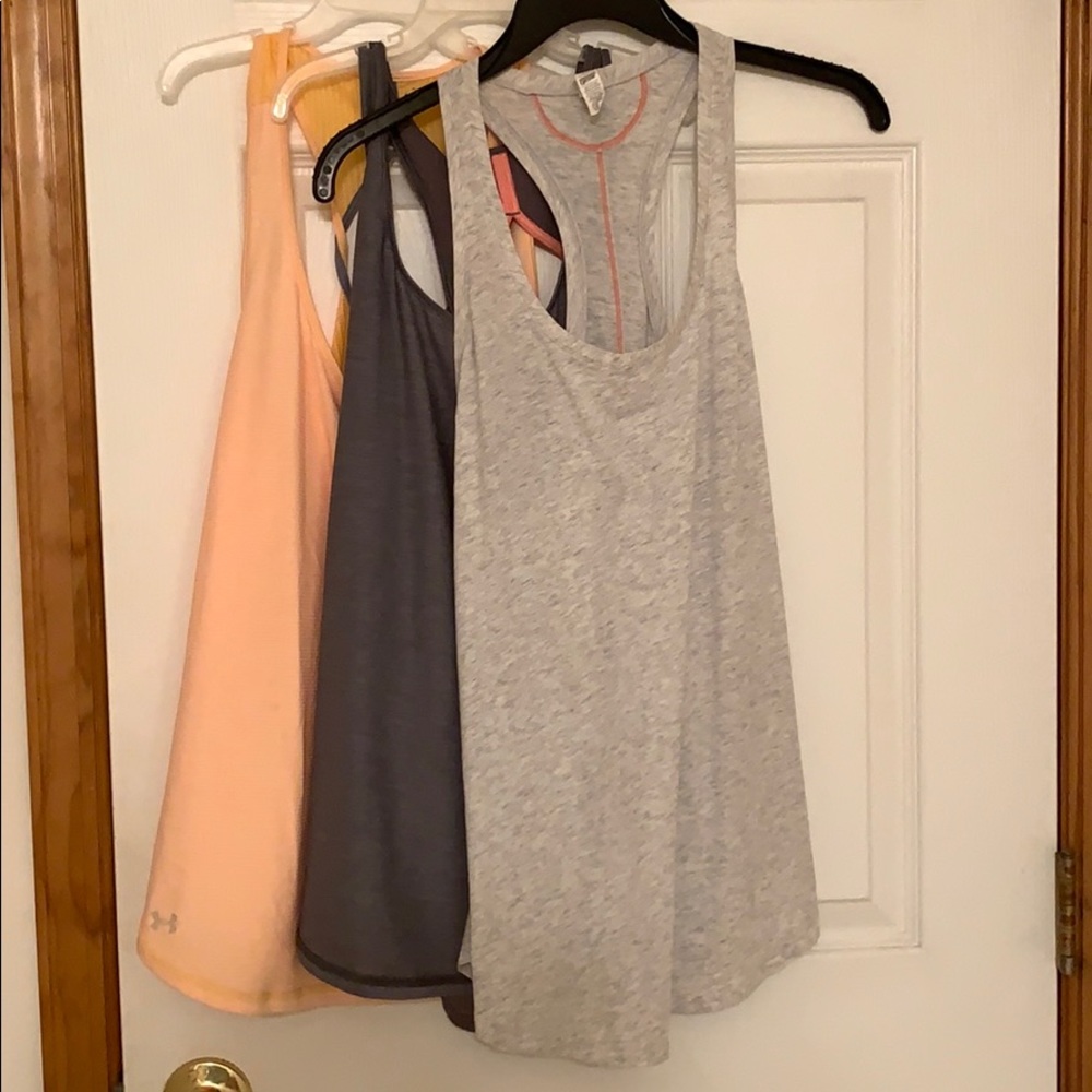 3 pack of Under armor tank tops